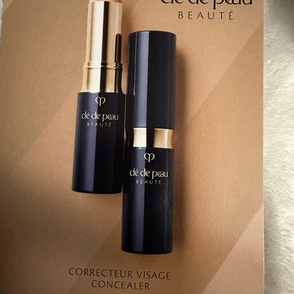 Cle De Peau Cosmetic Pouch with 5 samples 3x Lotions Serum & Concealer - Picture 6 of 8